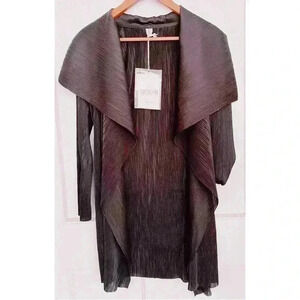 Women’s BNWT Classic  Fashion Trade Black Top